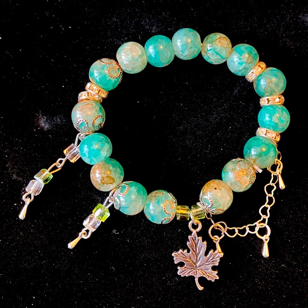 Turquoise and silver maple leaf charm bracelet #indie
18cm/7.09in